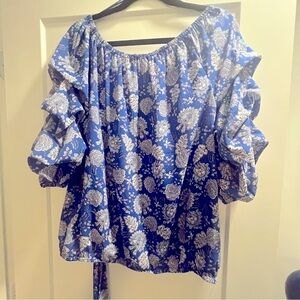 Vince Camuto puff sleeve floral blouse like new, never worn.  Size XL